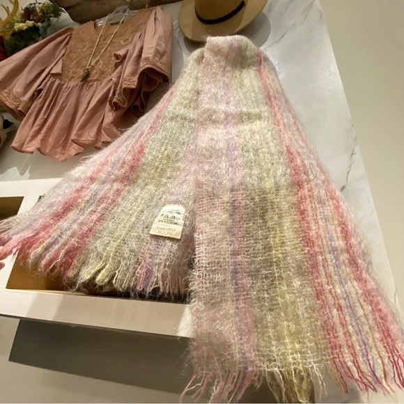 Made in BRITAIN Mohair/wool vintage scarf w prairie/country/cottage rainbow vibe - Picture 10 of 12